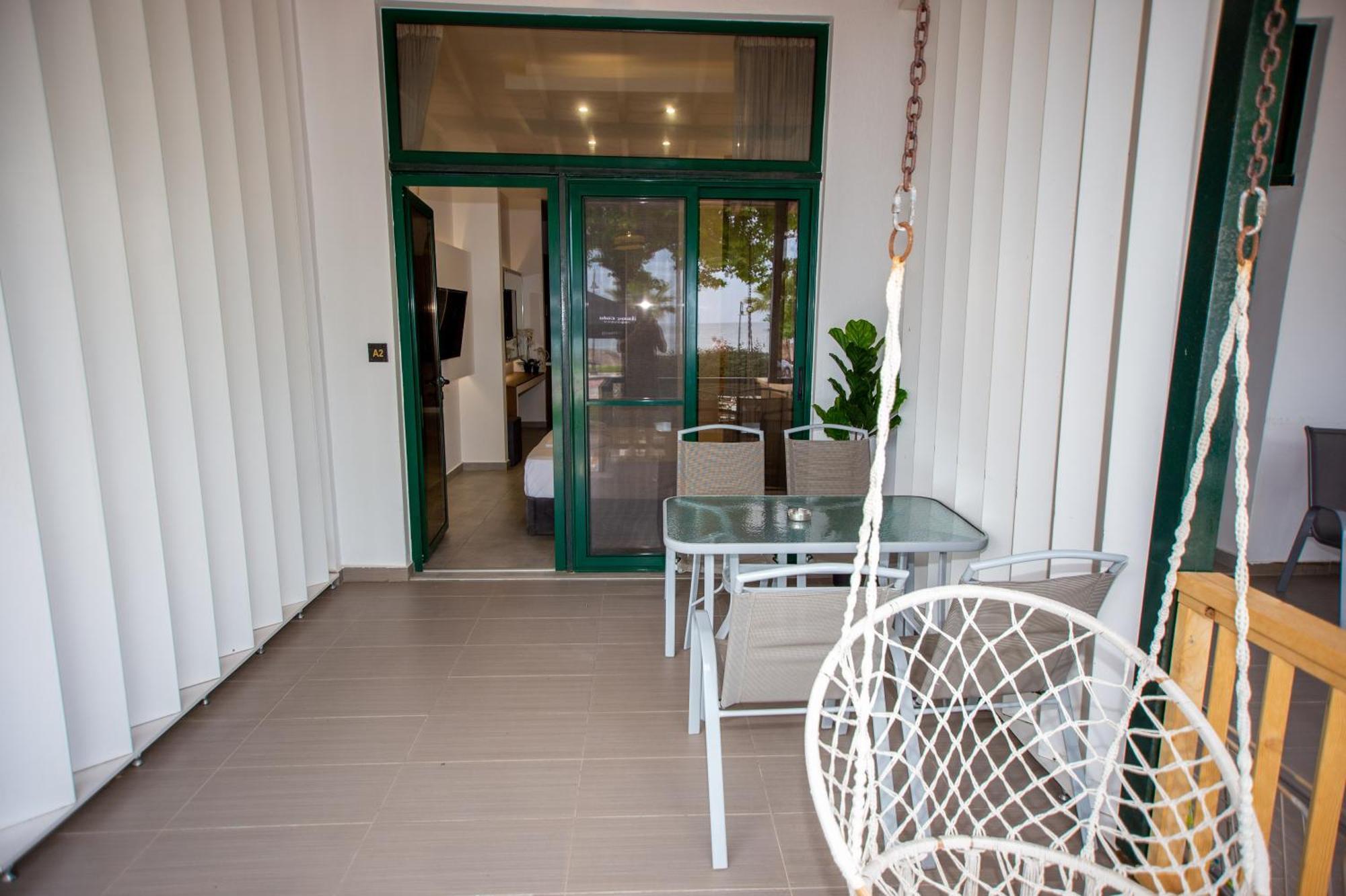 Sophia Seaview Suites & Restaurant Vrasná Екстериор снимка