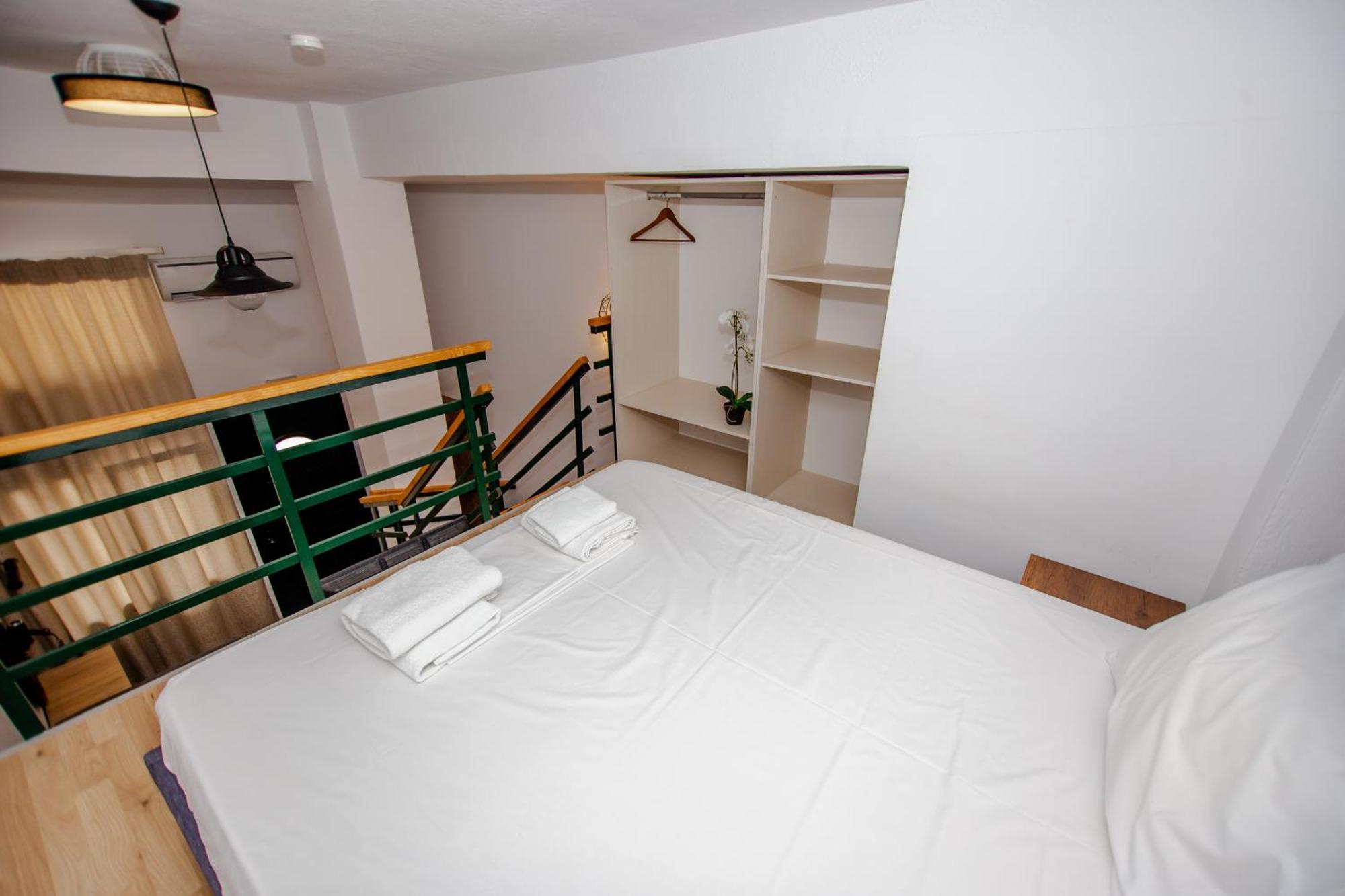 Sophia Seaview Suites & Restaurant Vrasná Екстериор снимка