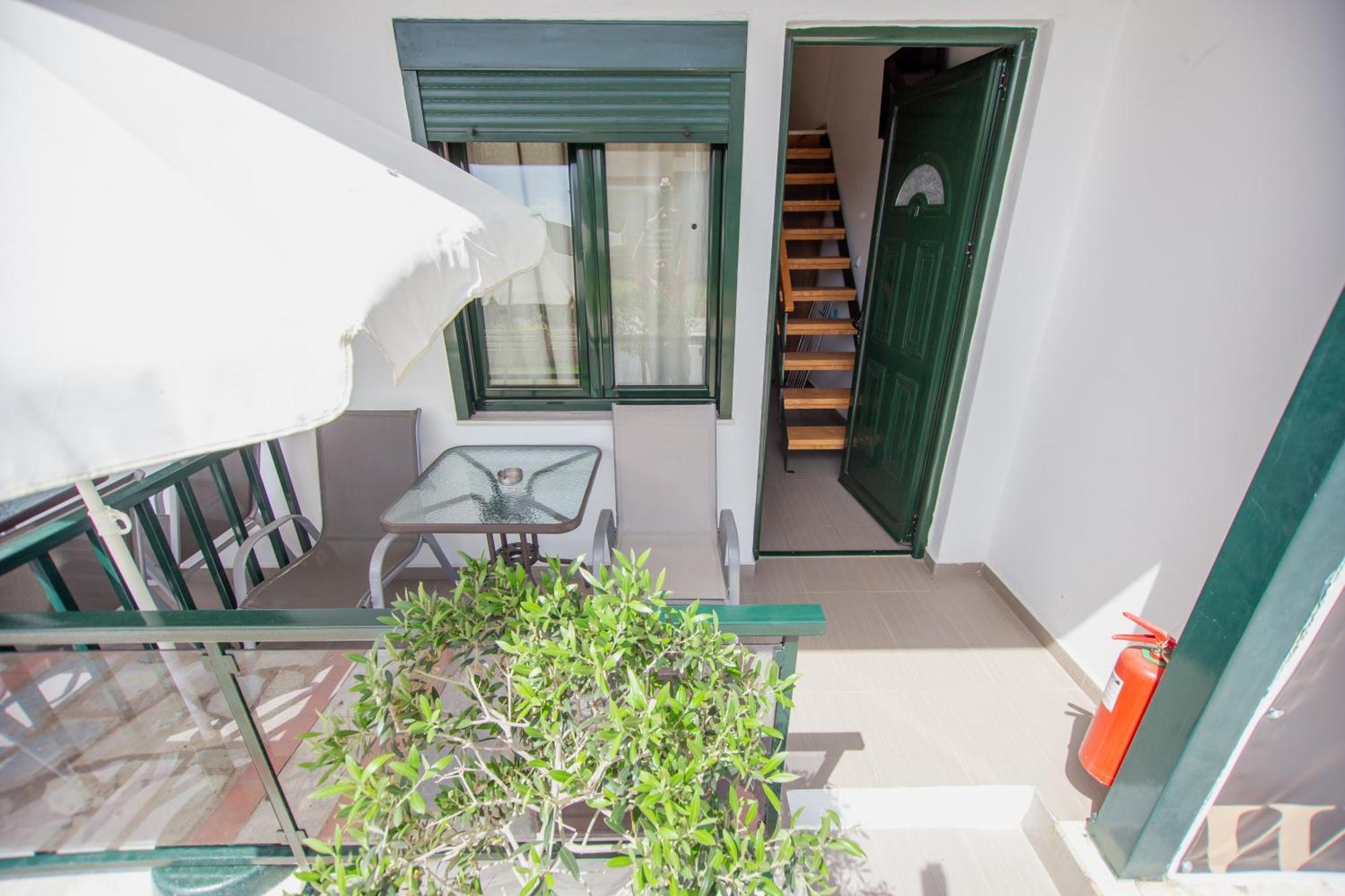 Sophia Seaview Suites & Restaurant Vrasná Екстериор снимка
